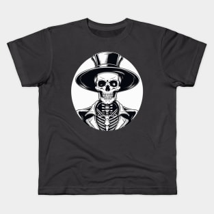 Gentleman halloween skeleton in top hat Kids T-Shirt